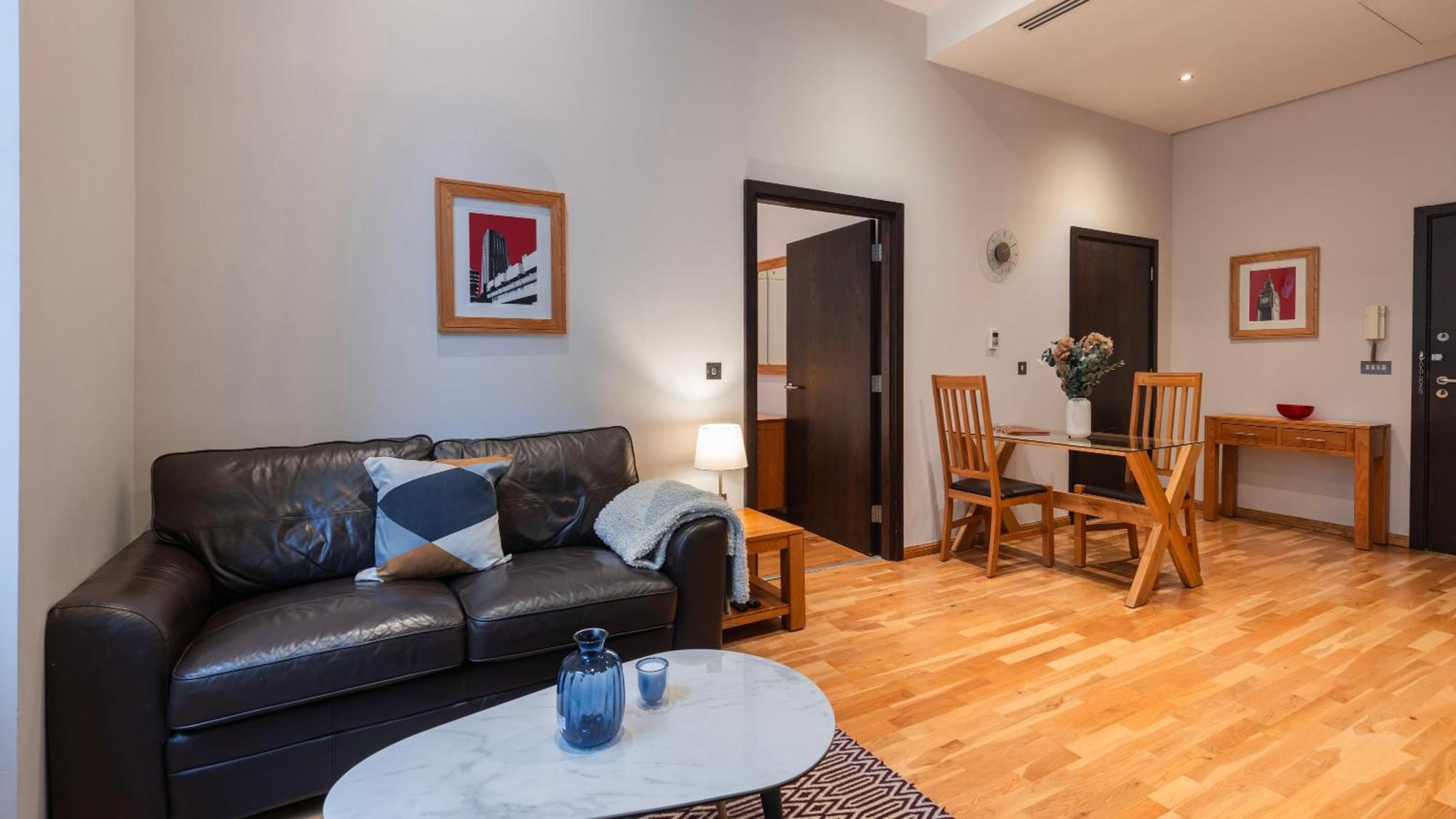 Cannon Street Serviced Apartments By Lovelystay ロンドン エクステリア 写真