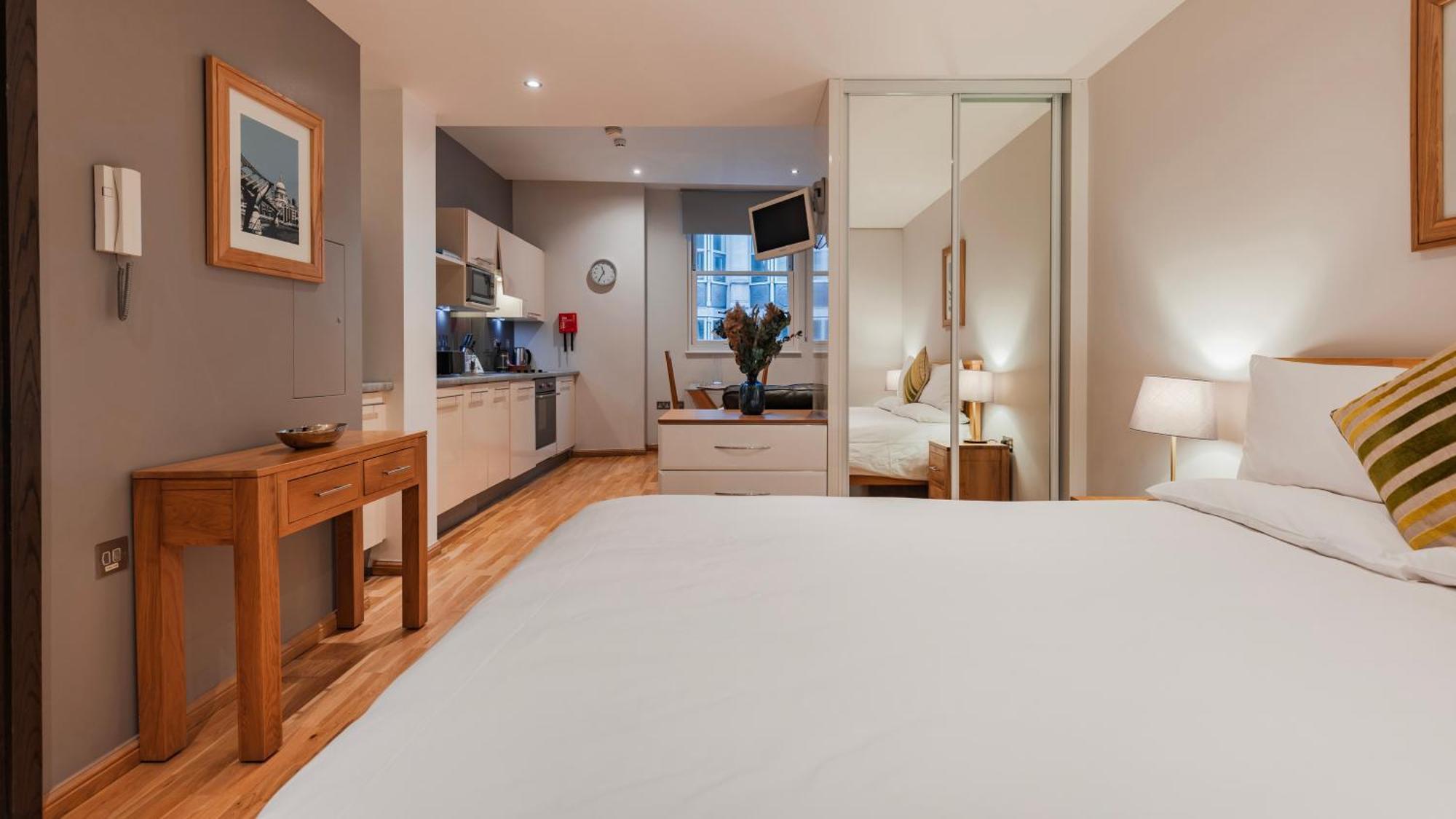 Cannon Street Serviced Apartments By Lovelystay ロンドン エクステリア 写真
